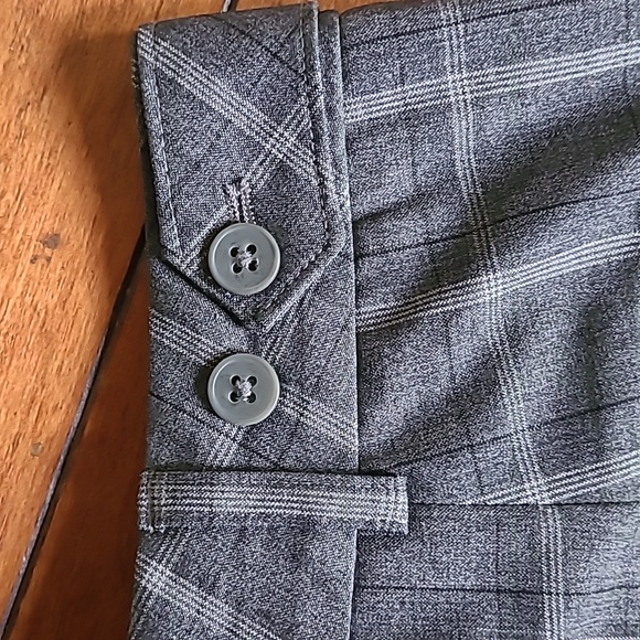 Express Design Studio Dress Pants. - Picture 6 of 9